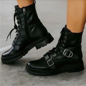 Dolce Vita Ronson Black Leather Lug Sole Lace Up Booties w Buckles Size 7.5 NIB